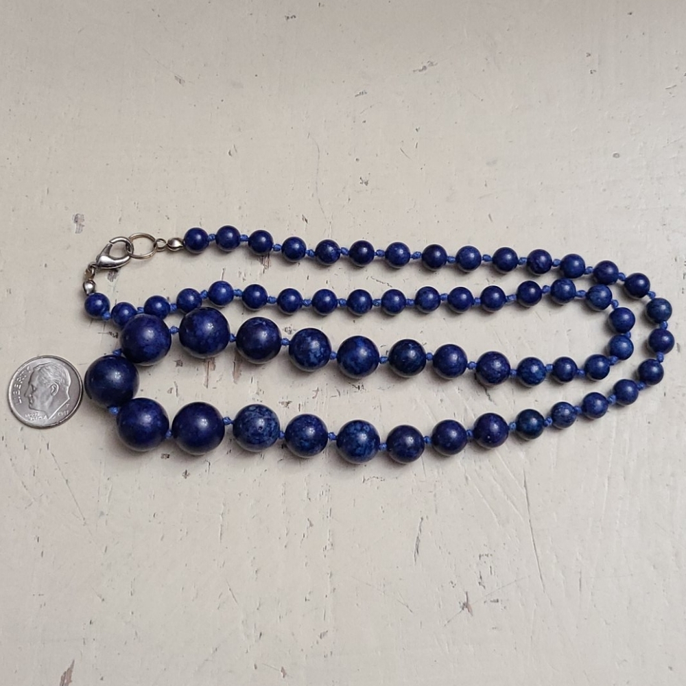 Lapiz lazuli bead necklace
